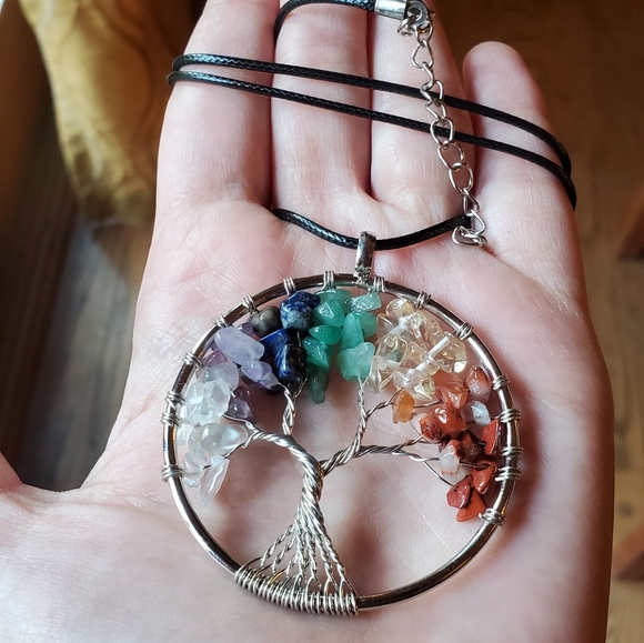 NWOT Rainbow 7 Chakras Tree of Life Necklace - Picture 4 of 4